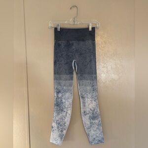 lululemon Ebb to Train Tight Wash leggings sz 6